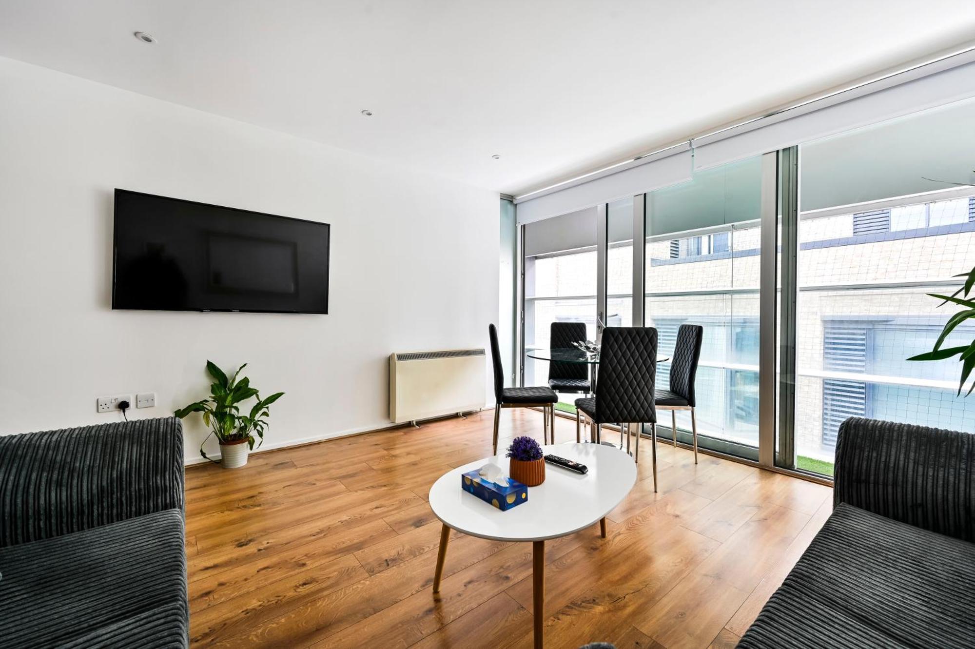Lovely 2-Bed, Sleeps 6, Near Stratford Station & Abba Voyage, Лондон Экстерьер фото