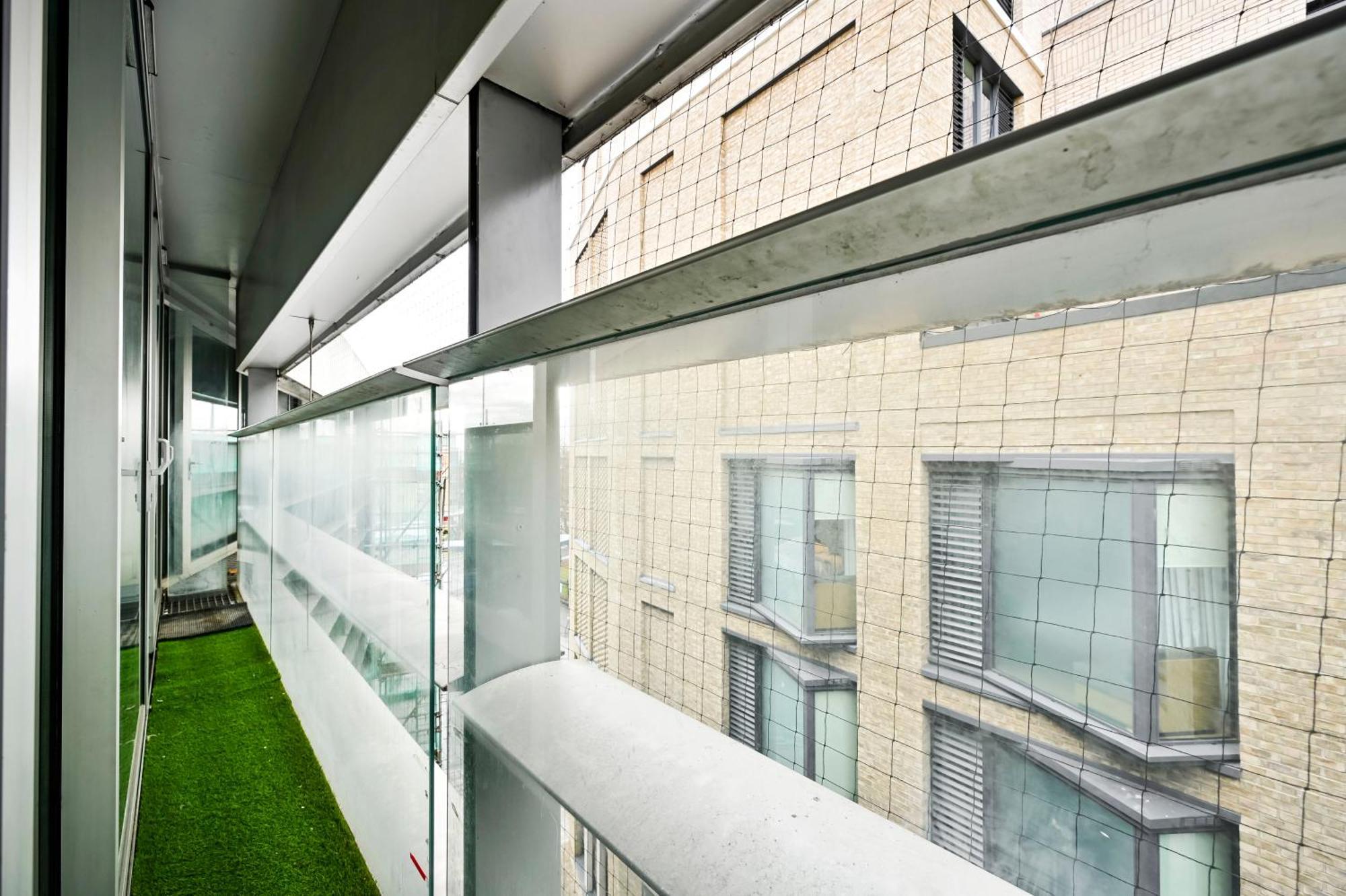 Lovely 2-Bed, Sleeps 6, Near Stratford Station & Abba Voyage, Лондон Экстерьер фото