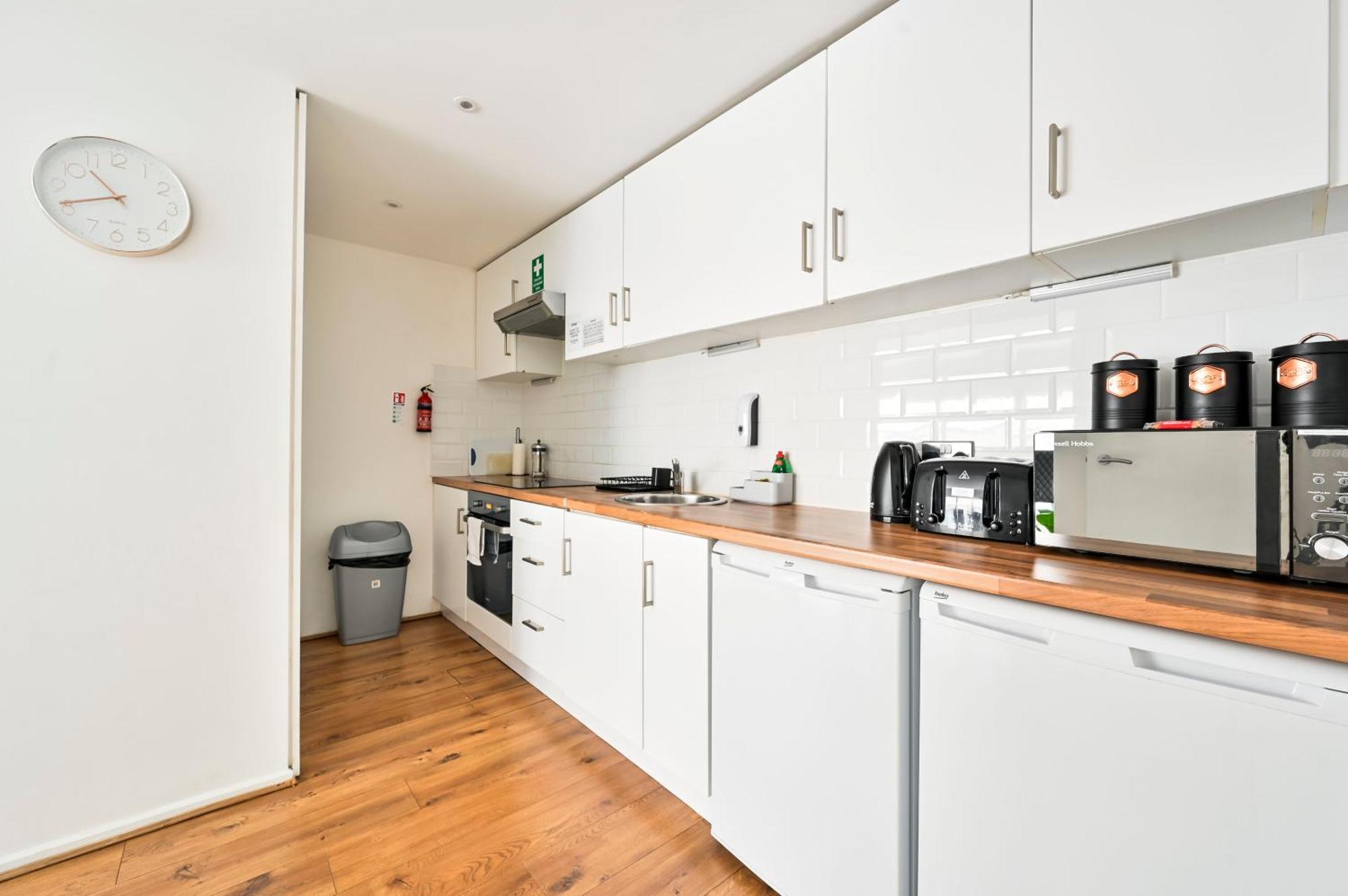 Lovely 2-Bed, Sleeps 6, Near Stratford Station & Abba Voyage, Лондон Экстерьер фото