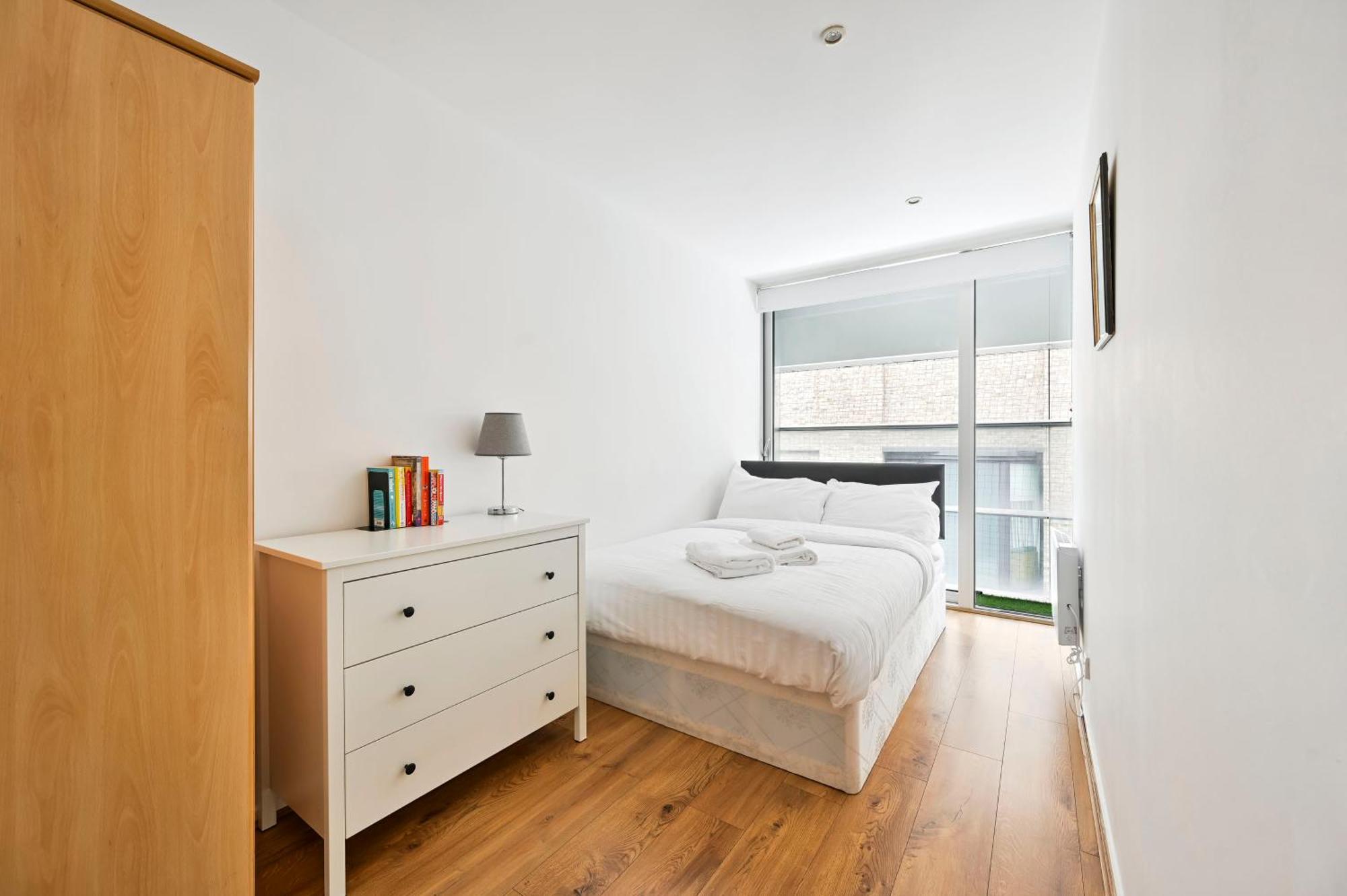 Lovely 2-Bed, Sleeps 6, Near Stratford Station & Abba Voyage, Лондон Экстерьер фото
